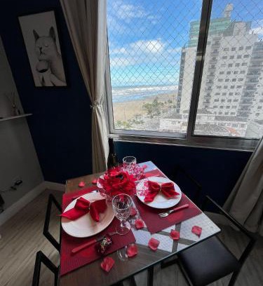Guilhermina Apartment | Oceanfront Kitnet Guilhermina with Scenic Sea Views