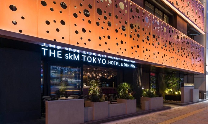 Sumida Hotel | Elegant 5-Star Hotel with Restaurant and Breakfast for Two