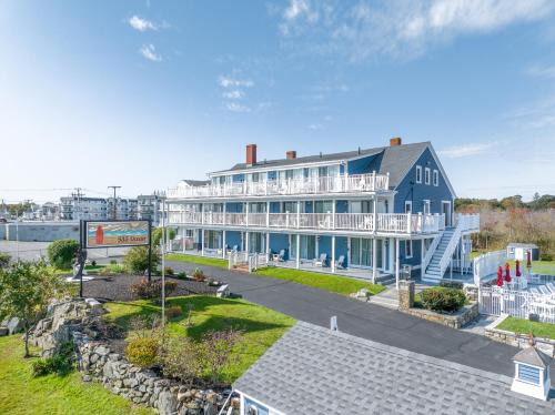 Hampton Hotel | Beachside Bliss at 935 Ocean Inn with Pool & Family Fun