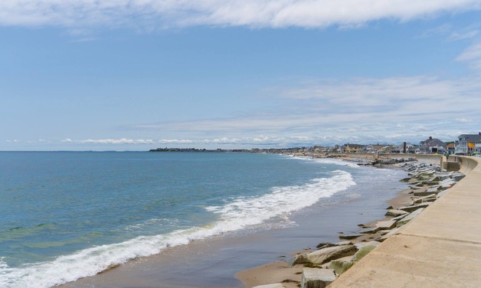 Hampton Hotel | Beachside Bliss at 935 Ocean A Inn: Family-Friendly Retreat