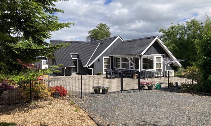 Trend House | 94 m² House ∙ 3 bedrooms ∙ 5 guests