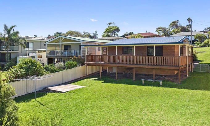 Dalmeny House | Top-Rated Oceanfront Retreat at 95 Cresswick Parade