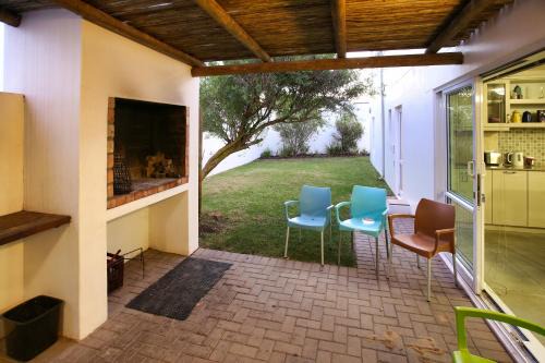 Langebaan Villa | Exquisite 99 Steps: Private Beach & Ocean Views Await