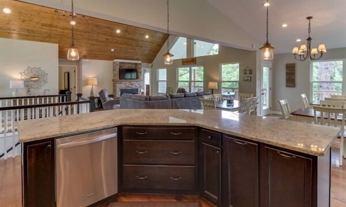 La Follette House | Lakefront Retreat: Private Dock, Pool & Spa Awaits You!