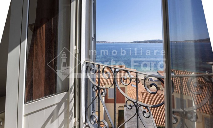 Palau Apartment | Cozy 9F PORTO FARO: Family-Friendly with Breakfast Included