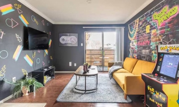 Astrodome Apartment | Convenient 9O'S In Houston: Near NRG & Medical Center