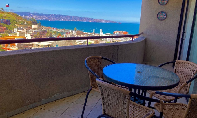 Renaca Apartment | Discover Año Nuevo in Reñaca: Pet & Child Friendly Escape