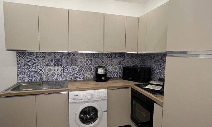 Villagonia Apartment | Convenient Retreat Just 1 Km from Taormina Attractions