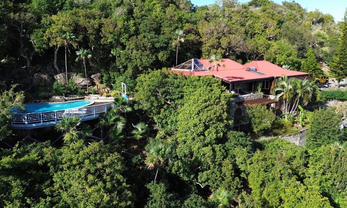 Estate Dorothea House | Discover a Private Nature Retreat with Oceanfront Views