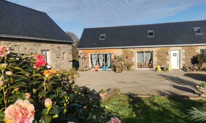 Plouigneau House | Family-Friendly Getaway Near Beaches: Gîte de L'hermine Curieuse