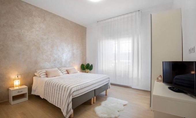 Pero Apartment | Ideal Family Retreat: 19 Min Walk to Milan Rho Fairgrounds