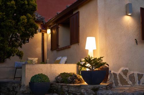 Revenga Apartment | Relaxing House Apartment with Private Garden Near Madrid