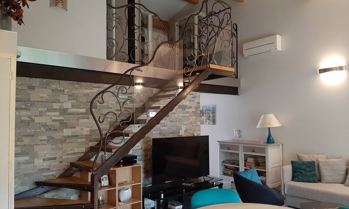 Auriol Bed & Breakfast | Convenient Getaway Near Cassis: Gîte les Lavandes Awaits