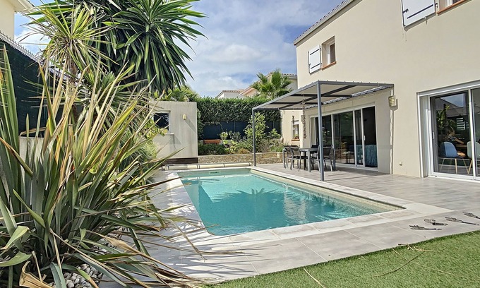 Pignan House | Peaceful Home with Pool Near Montpellier and the Beach