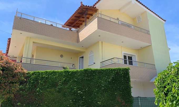 Fier Villa | Beachside Retreat: Cozy 4-Bedroom Getaway for Families