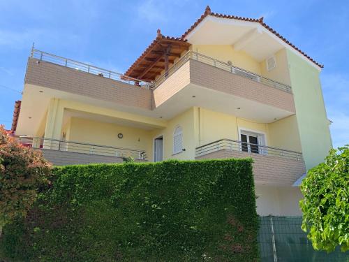 Fier Villa | Cozy 4-Bedroom Retreat Steps from the Beach