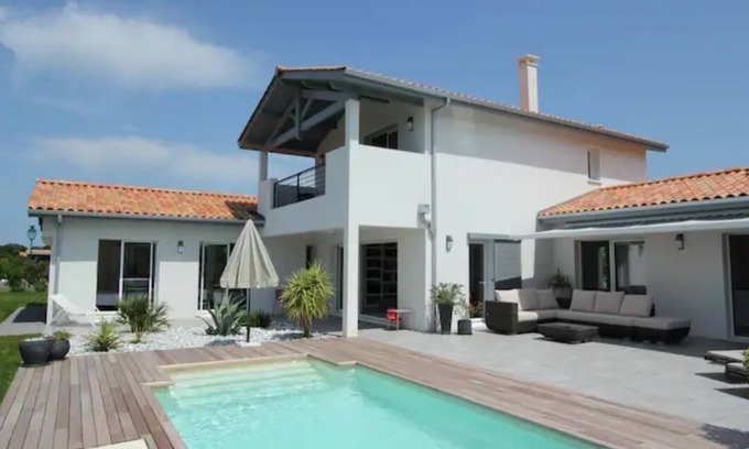 Arcangues House | Indulge in Comfort at 3MN DU Golf D'arcangues Villa