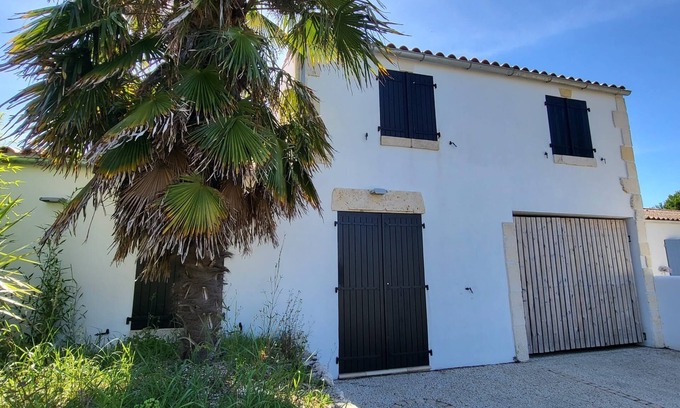 Dolus-d'Oleron Villa | Renovated Villa near Boyardville with Private Pool