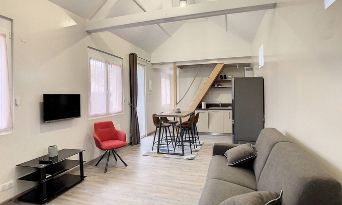 Lacroix-Saint-Ouen House | Charming Retreat 4 km from Compiègne with Kitchen & Breakfast