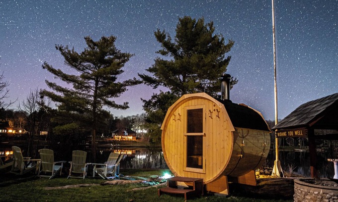 Severn Cottage | Experience a Year-Round Getaway at a Private Lakehouse