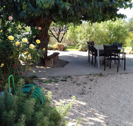 Gargas House | Discover Gîte La Charité: Oceanfront Retreat near Roussillon