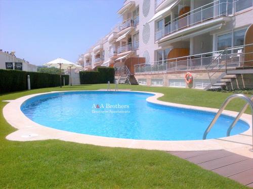Platja d'Aro Apartment | Premier A&A Brothers Marina Port d'Aro: Guest Rated 9.8