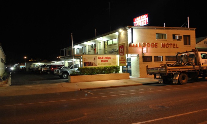Emerald Hotel | Family-Friendly A & A Lodge Motel in Emerald with Breakfast