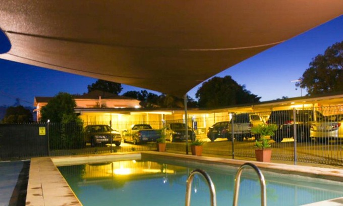 Proserpine Hotel | Ideal Getaway at A & A Motel with Pool and Breakfast