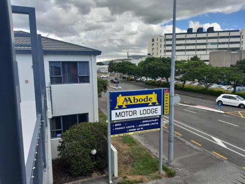 Palmerston North Hotel | Family-Friendly A'Abode Motor Lodge with Spa & Hot Tub