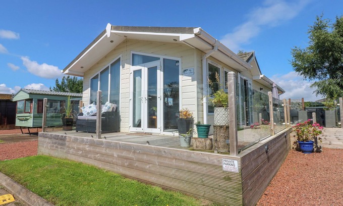 Welton Cottage | Relax at A and C Lodge with Hot Tub in Armathwaite