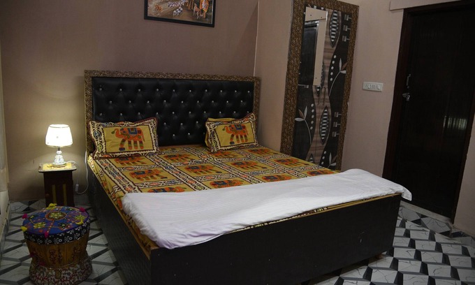 Amer Fort Road House | Family-Friendly Apartment with Spa and Kitchen in Jaipur