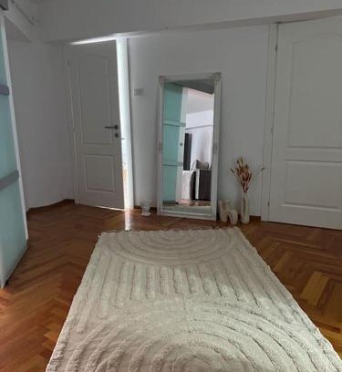 Alba Iulia Apartment | Family-Friendly A&A’s Crib: Rated 10/10 by Guests