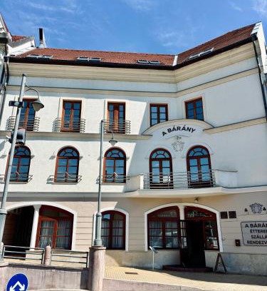 Kaposvar Bed & Breakfast | Discover A Bárány: Pet-Friendly Getaway with Great Amenities