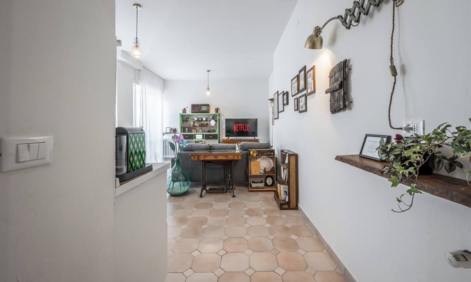 Old Town Apartment | Experience Rooftop Views at The Brunette in Modena