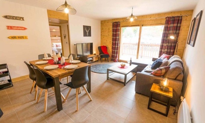 Samoens Apartment | Elegant Apartment with Pool, Spa & Gym - 9.6/10 Rated
