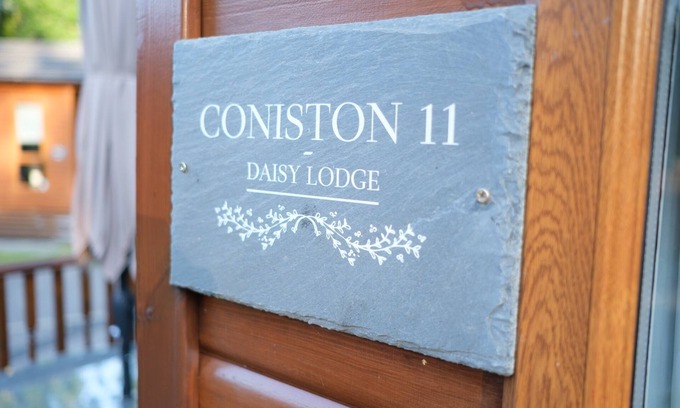 Troutbeck Bridge Cabin | Pet-Friendly Cabin with Ocean View at White Cross Bay