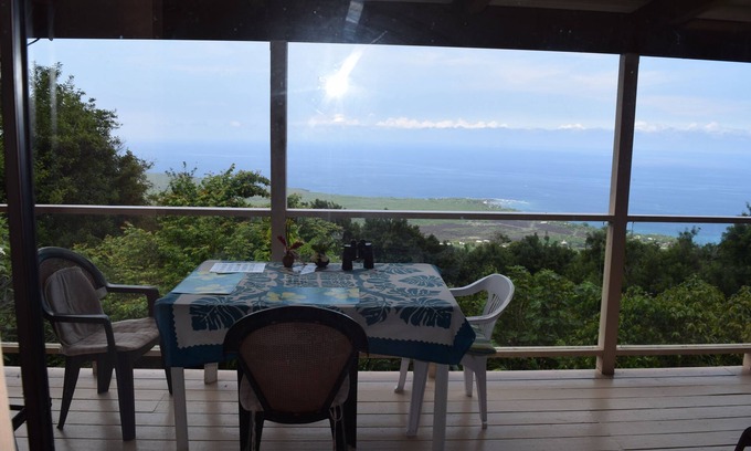 Honaunau-Napoopoo Bed & Breakfast | Experience the Beautiful Edge of the World B&B