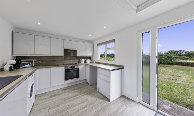 Spaldwick House | Cozy Retreat: A Family-Friendly Home in Cambridgeshire