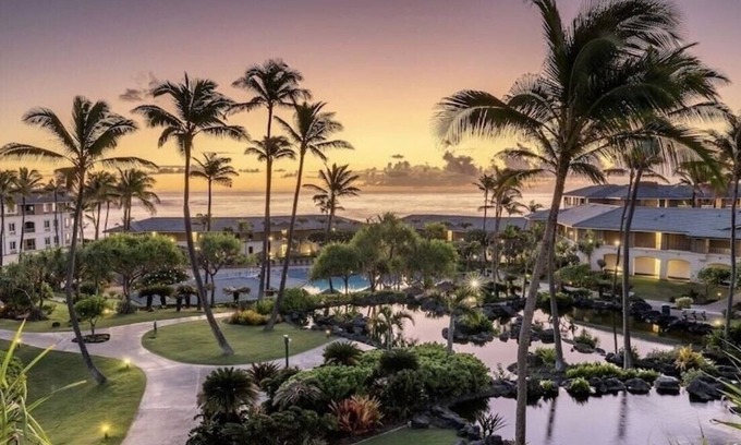 Bayview Condo | Oceanfront Resort with Pool, Bar, and Fitness Center