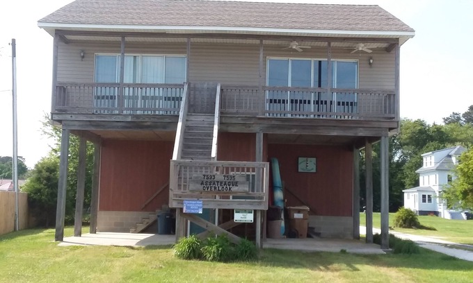 Chincoteague House | Escape to a Serene Retreat Overlooking Assateague Island