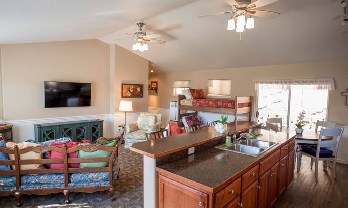 Hayden Lake House | Idyllic Retreat at Hayden Lake with Pool and Spa Amenities