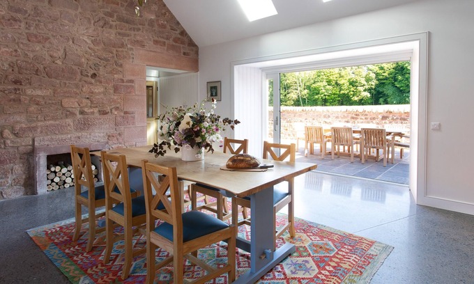 Haddington Cottage | Idyllic Rural Retreat for Families with Pet-Friendly Amenities