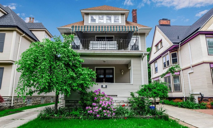 Front Park House | Discover a Buffalo Gem: Family-Friendly Stay in Elmwood