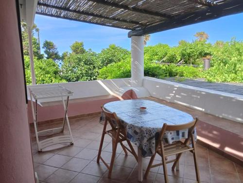 Filicudi Porto House | Family-Friendly Stay at A casa Di Fabrizio - Guest Rated 10/10