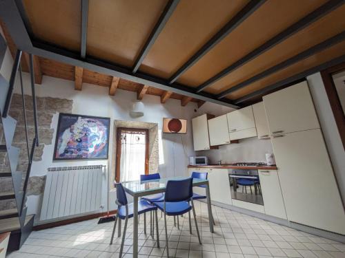 Capriate San Gervasio Apartment | Family-Friendly Retreat at a Casa di Leo – 8.3/10 Rated