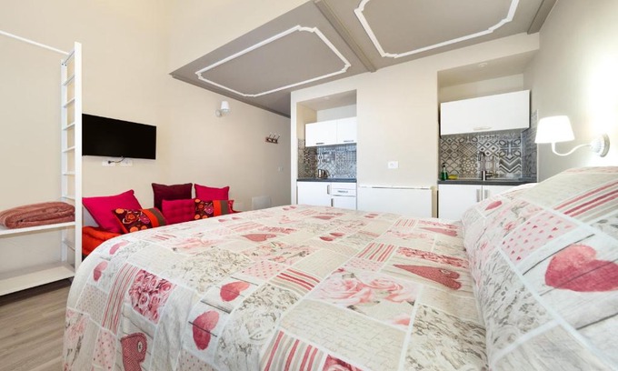 San Donato-San Vitale House | Family-Friendly Retreat at A Casa Di Luna - 8/10 Rating