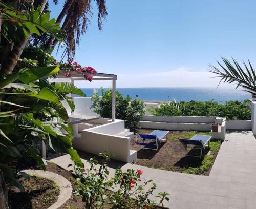 San Vincenzo House | A casa di Nino, Stromboli
