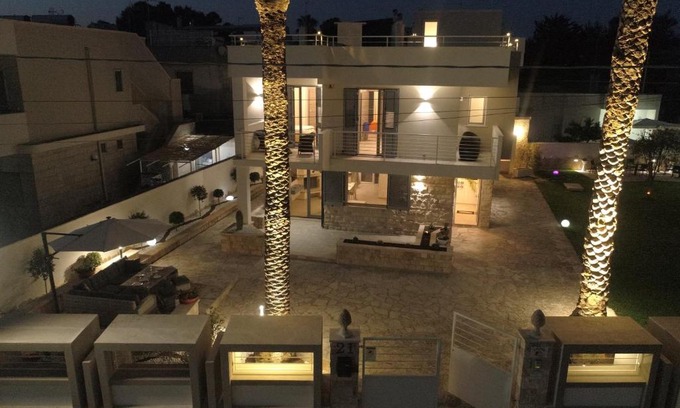 Scala di Furno Bed & Breakfast | Ocean View Retreat: A Casa di Sofia, 4-Star Gem