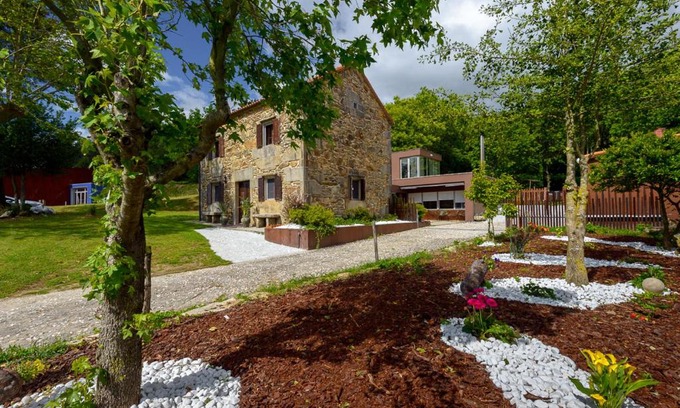 Dumbria House | Discover A Casa do Avô Andres: Family-Friendly Retreat