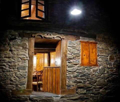 Eiriz House | Pet-Friendly Retreat at A Casa dos Carros, Rated 9.6/10